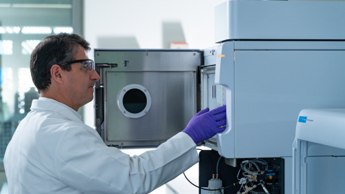 Spectroscopy Lab, Principal Engineer Gennaro with inductive coupled plasma
