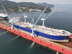 Polar Endeavour in drydock