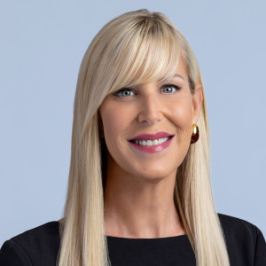 Shannon Kinney Headshot