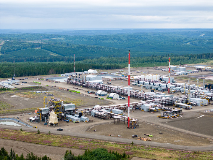 Montney gas plant