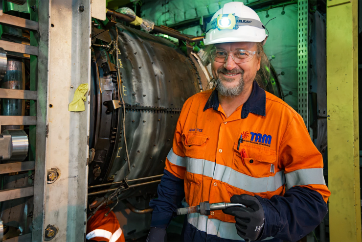 Maintenance worker at APLNG