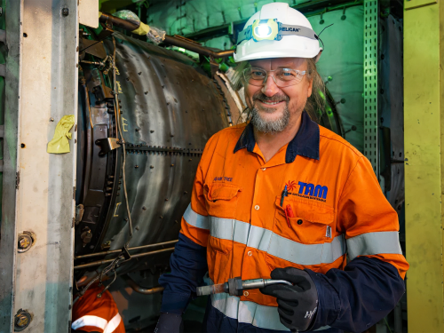 Maintenance worker at APLNG