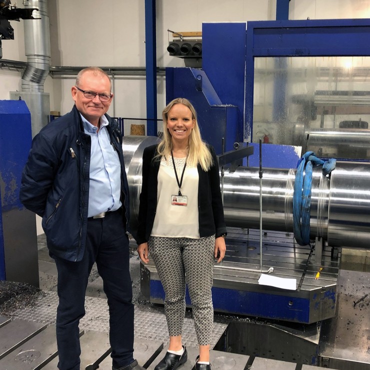 Rune Woie and Kristine Midtgarden inspect the Tor ll tubing orientation module being machined in Jorpeland