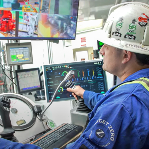 Driller controlling the auto rig